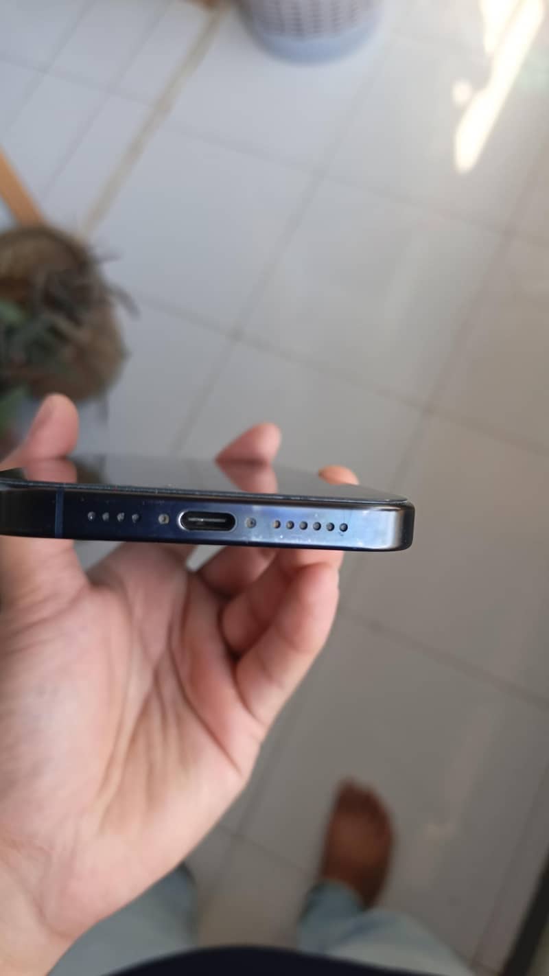Apple iPhone 15 Pro Max 3