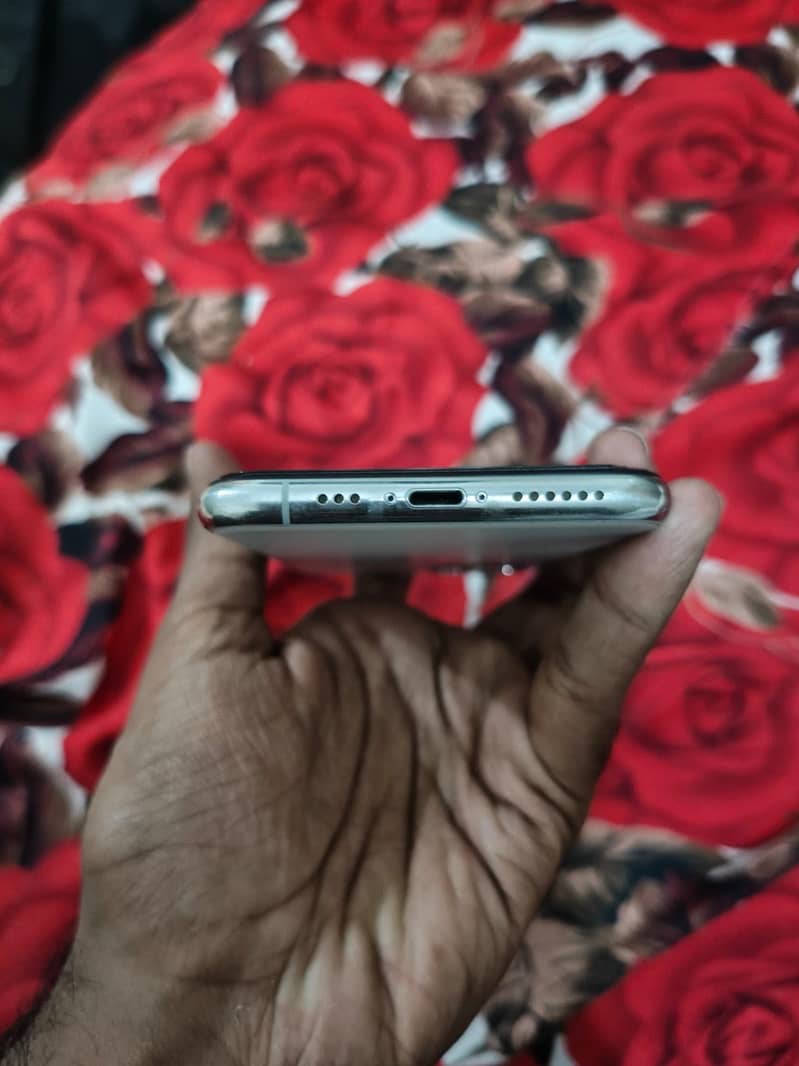 Apple iPhone 11 Pro 3