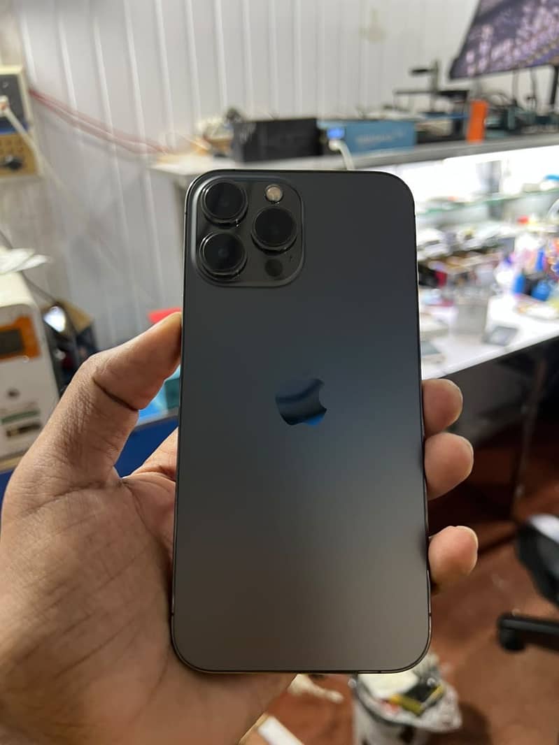 Apple iPhone 13 Pro Max 3