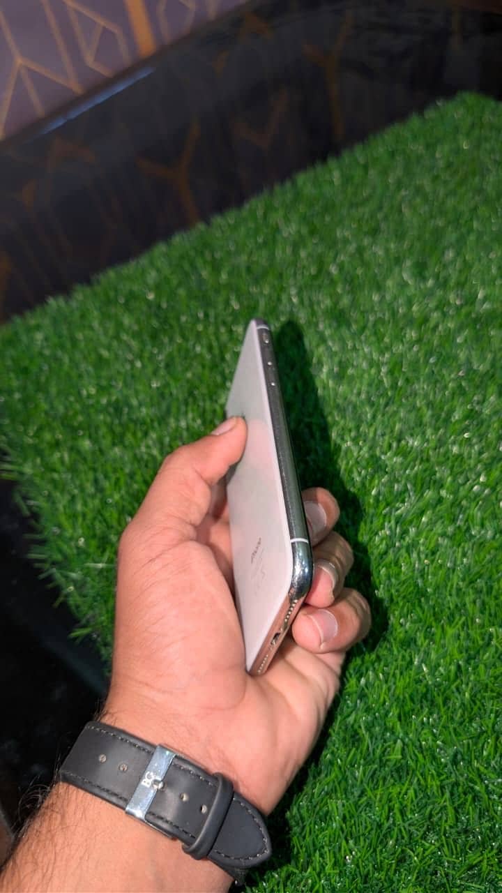 Apple iPhone X 2