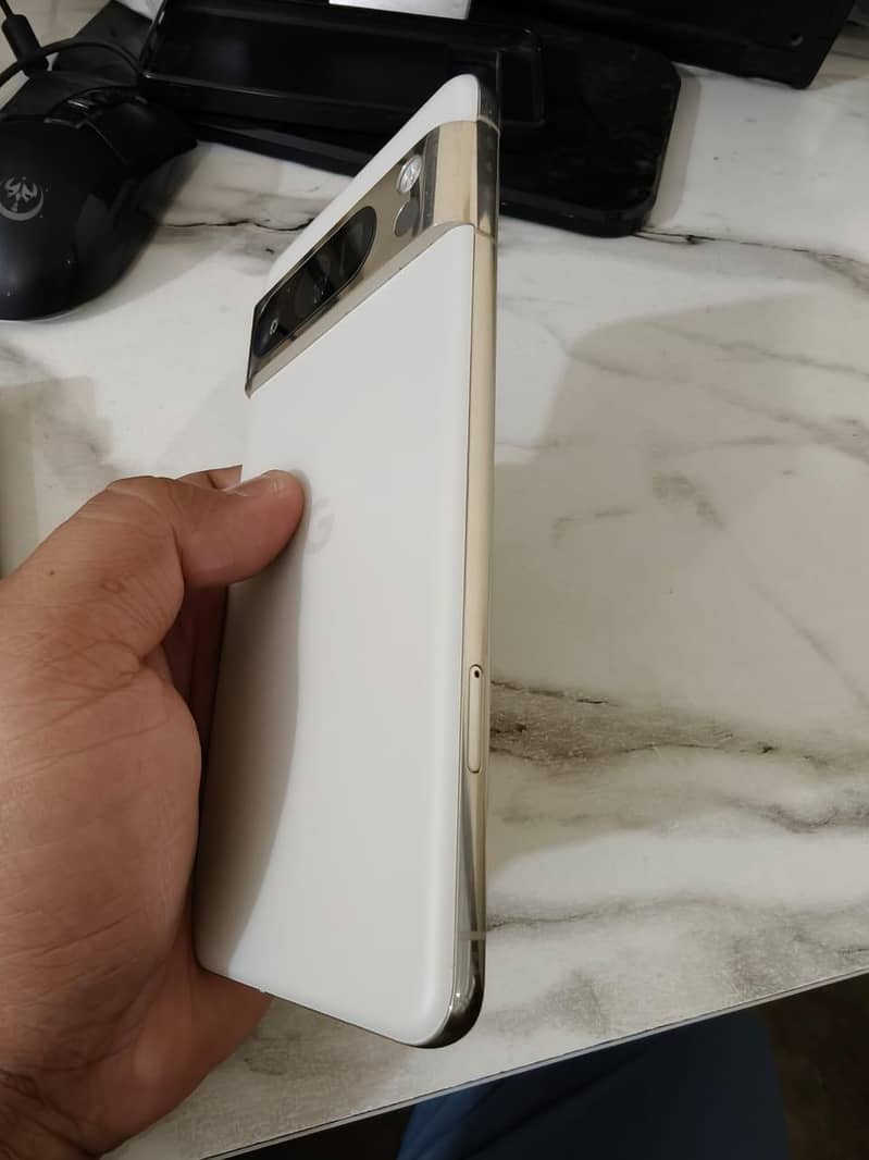 Google Pixel 8 Pro 9