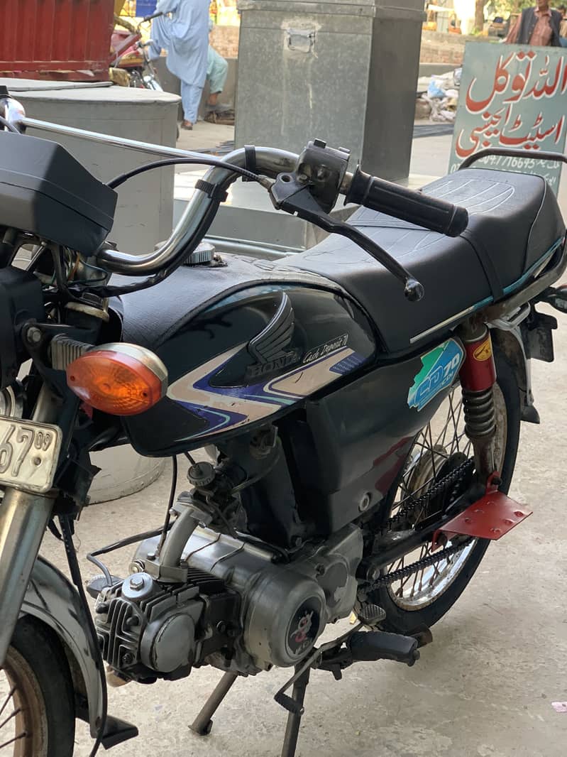 Dhoom-yd 70 0
