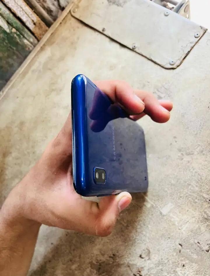 Samsung Mobile A10 2