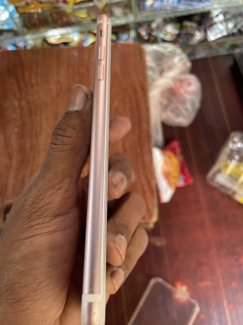 Apple iPhone 7 Plus 1