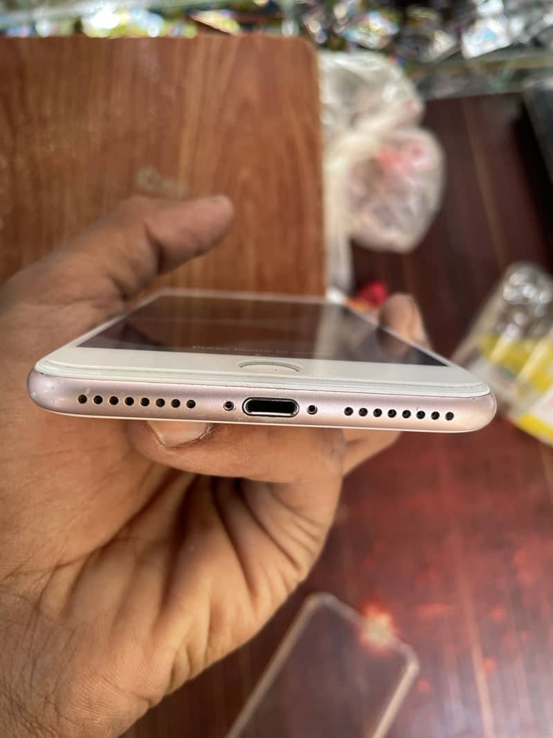 Apple iPhone 7 Plus 6