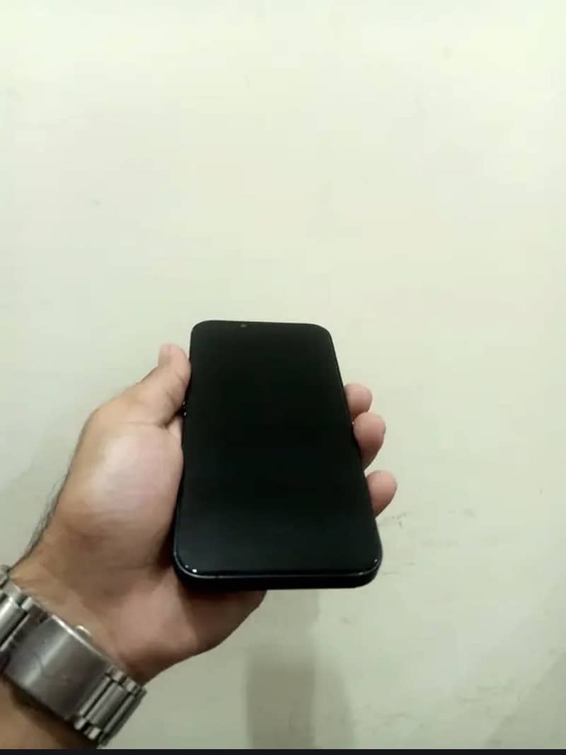 Apple iPhone 13 1