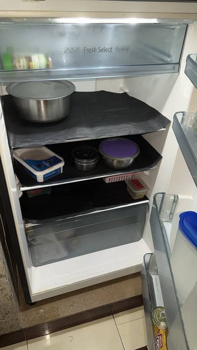 Hitachi refrigerator inverter in perfect working condition