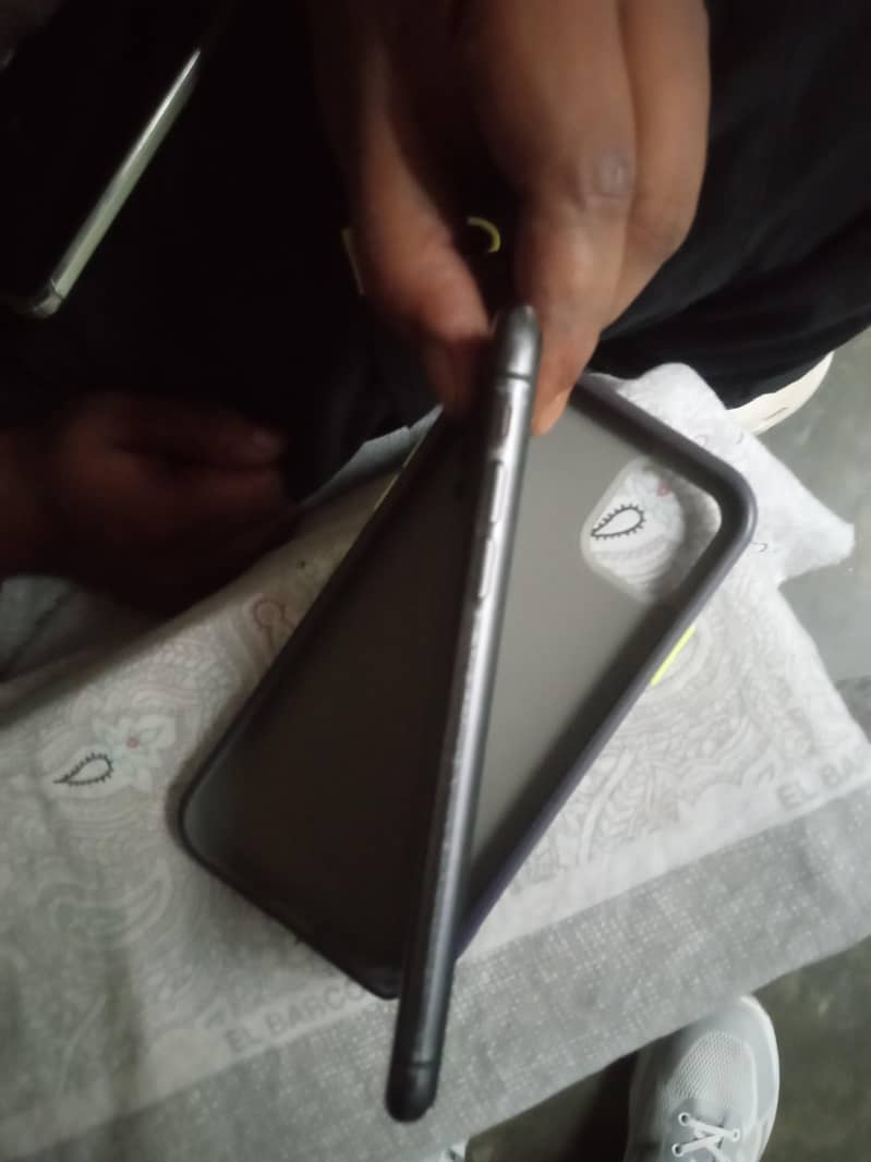 Apple iPhone 11 1