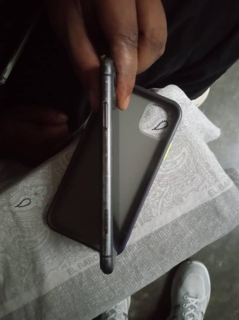 Apple iPhone 11 2