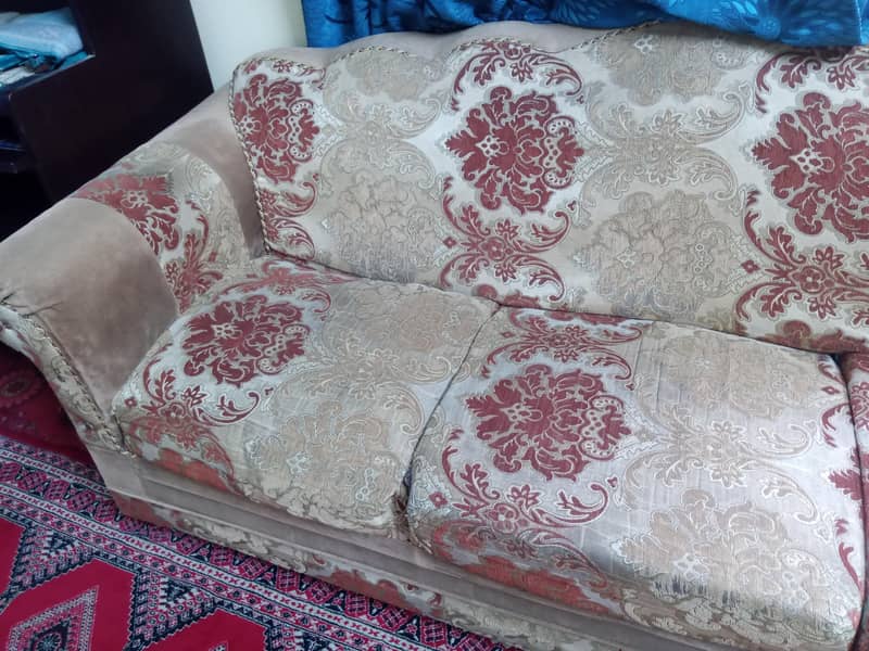 sofa sett 5 setter good condition good looking 2