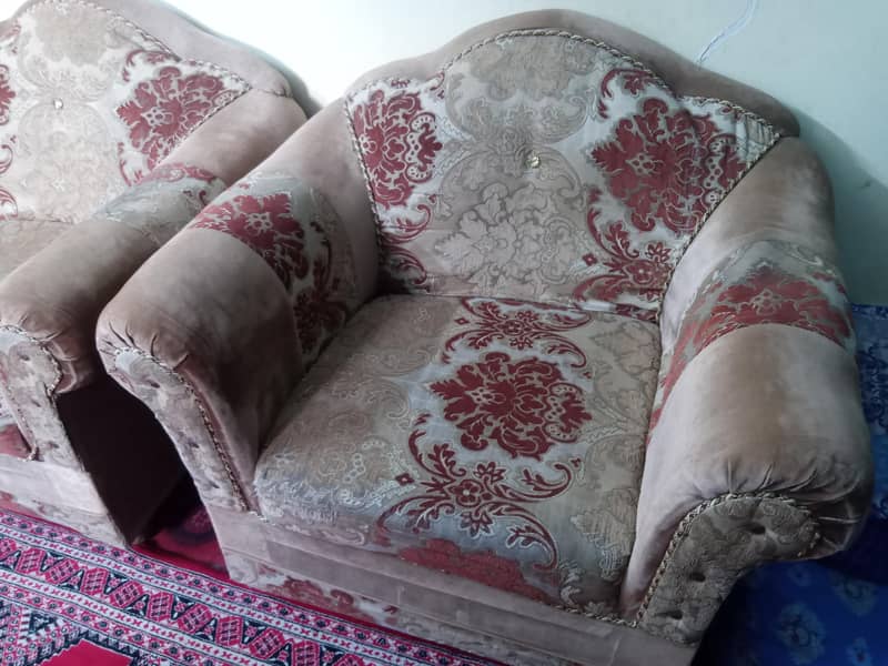 sofa sett 5 setter good condition good looking 3