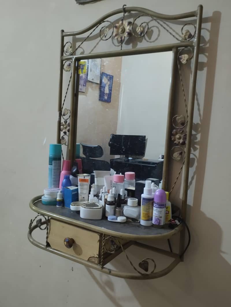 Hanging mirror 1