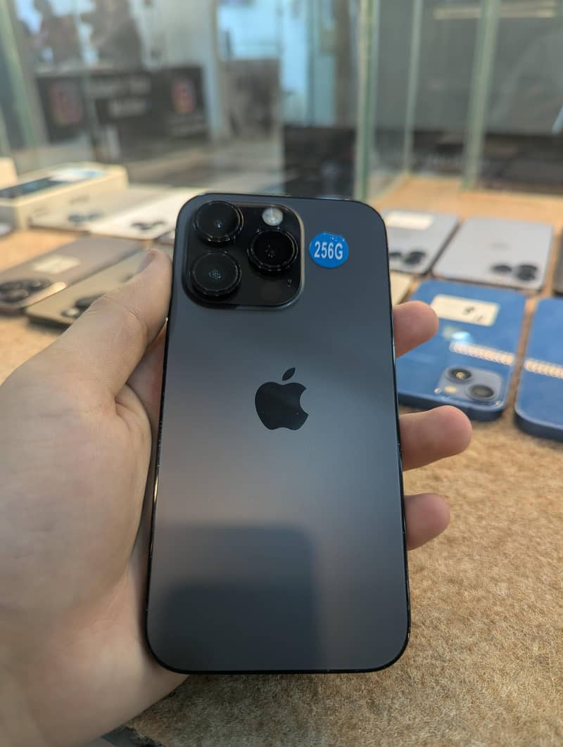 Apple iPhone 14 Pro 0