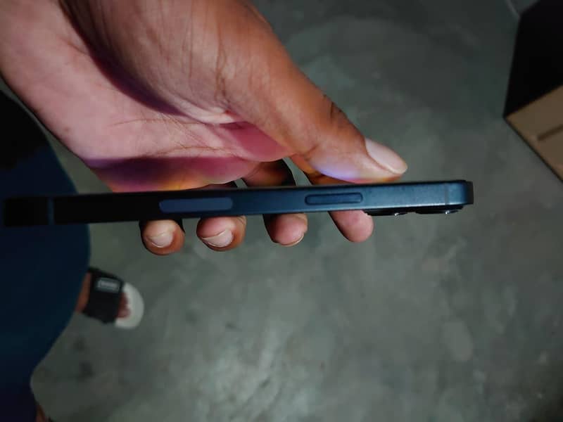 Apple iPhone 13 3