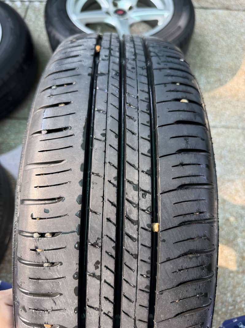 Dunlop Tyre Set 5