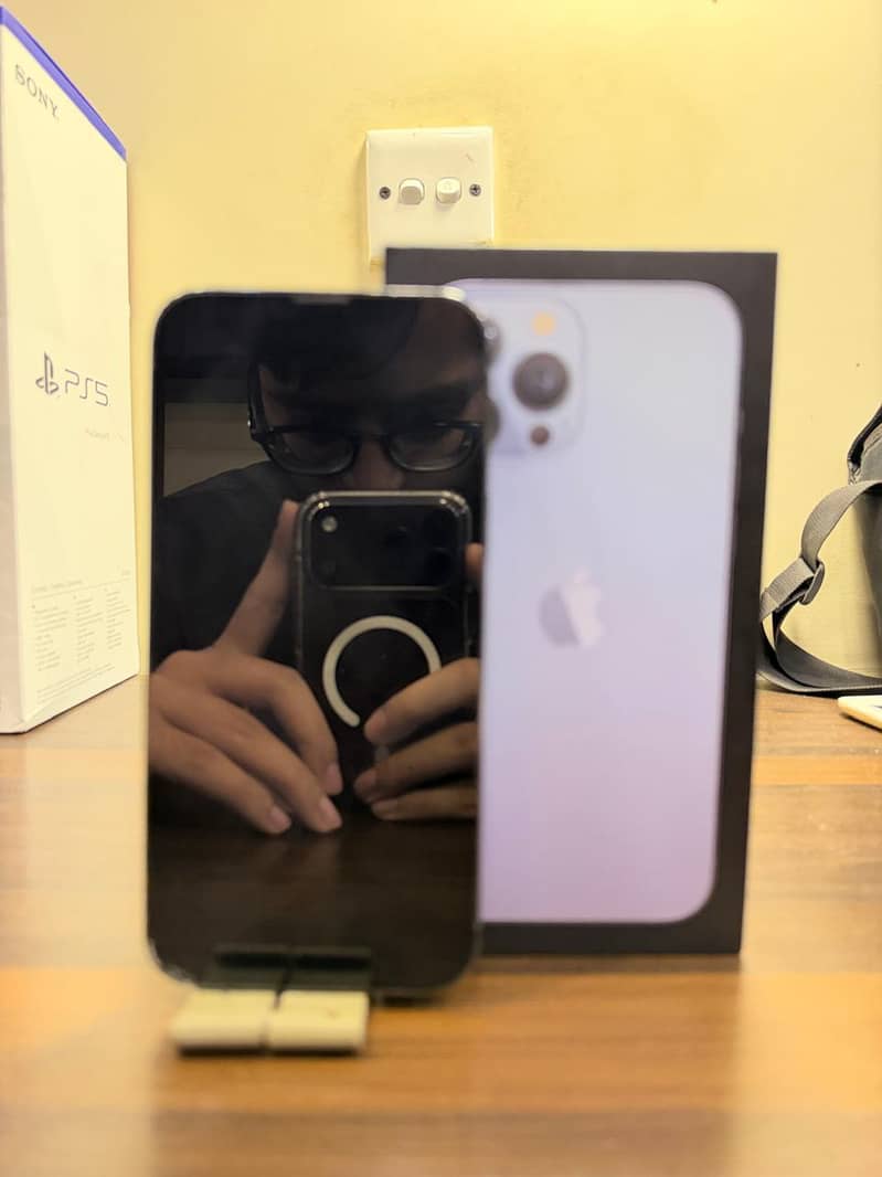Apple iPhone 13 Pro Max 0