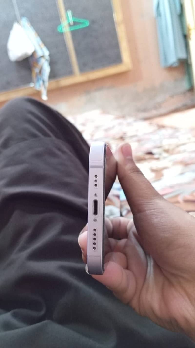 Apple iPhone 14 4