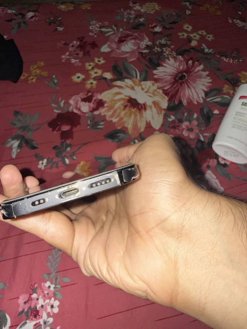 Apple iPhone 14 Pro 2
