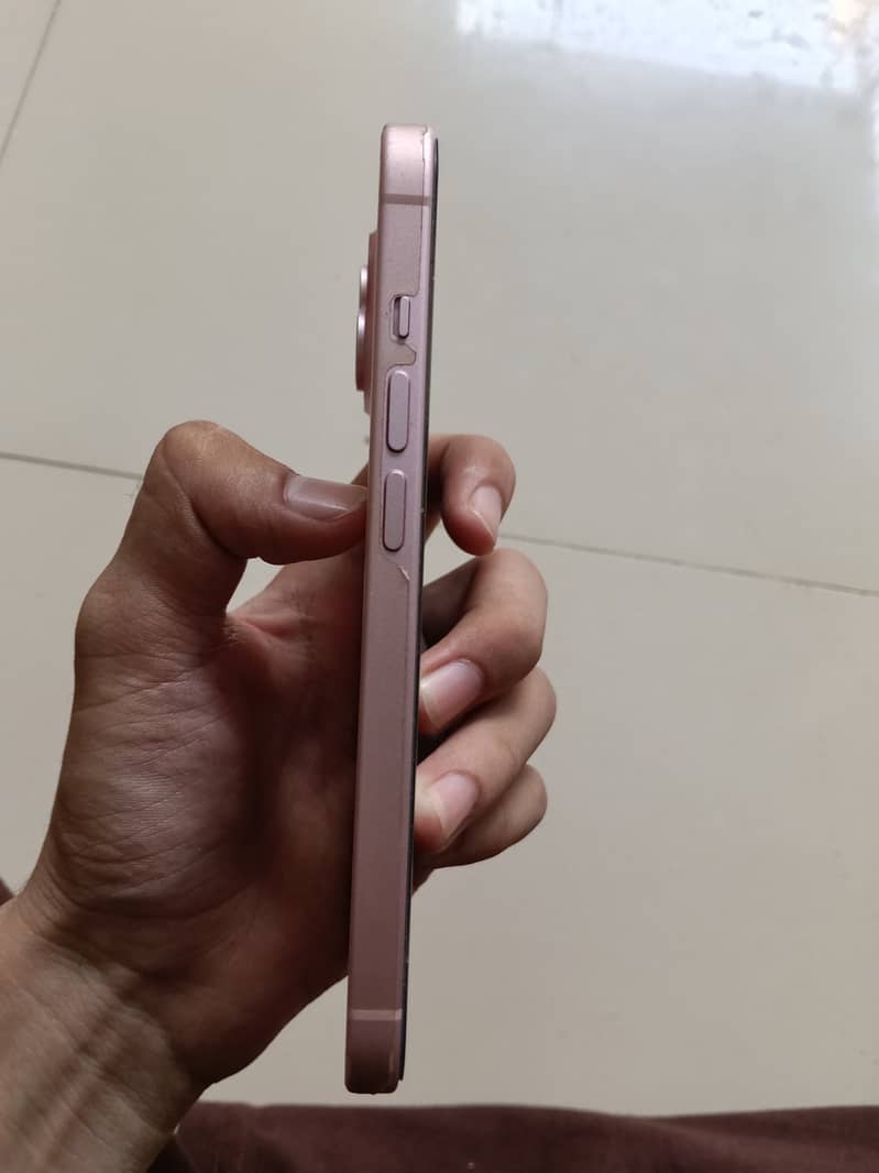Apple iPhone 15 3