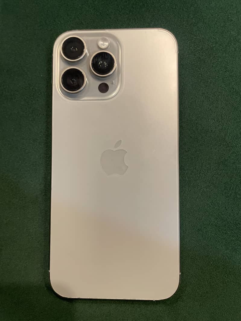 Apple iPhone 16 Pro Max 0