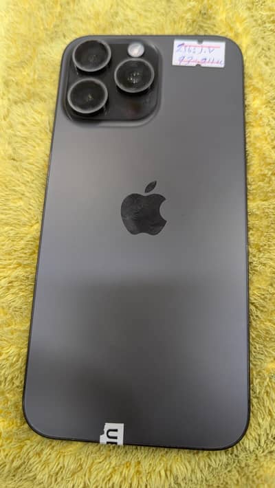 Apple iPhone 15 Pro Max 256 GB 85 battery health Display message hi