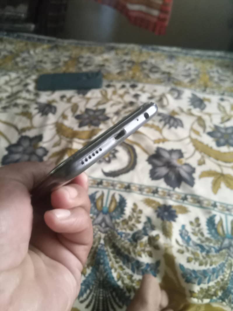 Tecno Spark 5 4