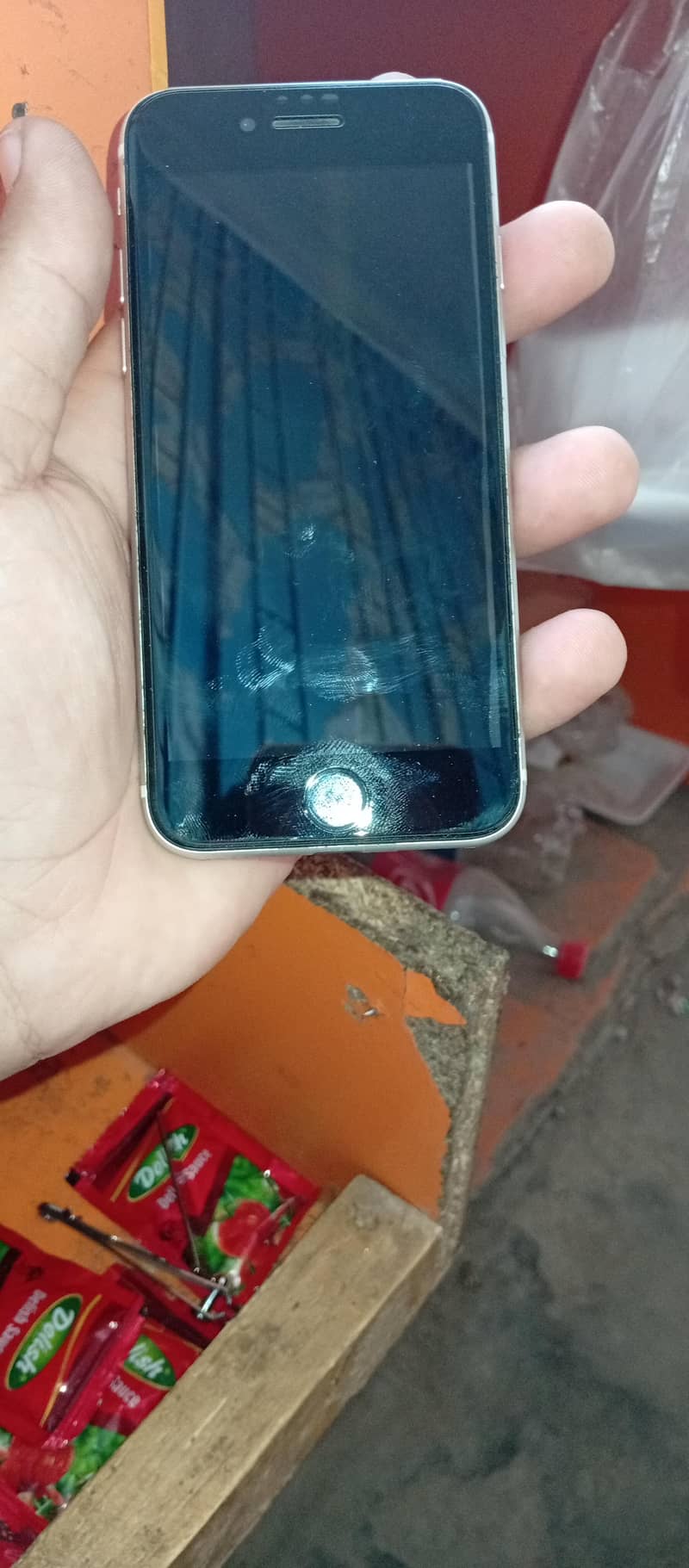 Apple iPhone SE 2020 6