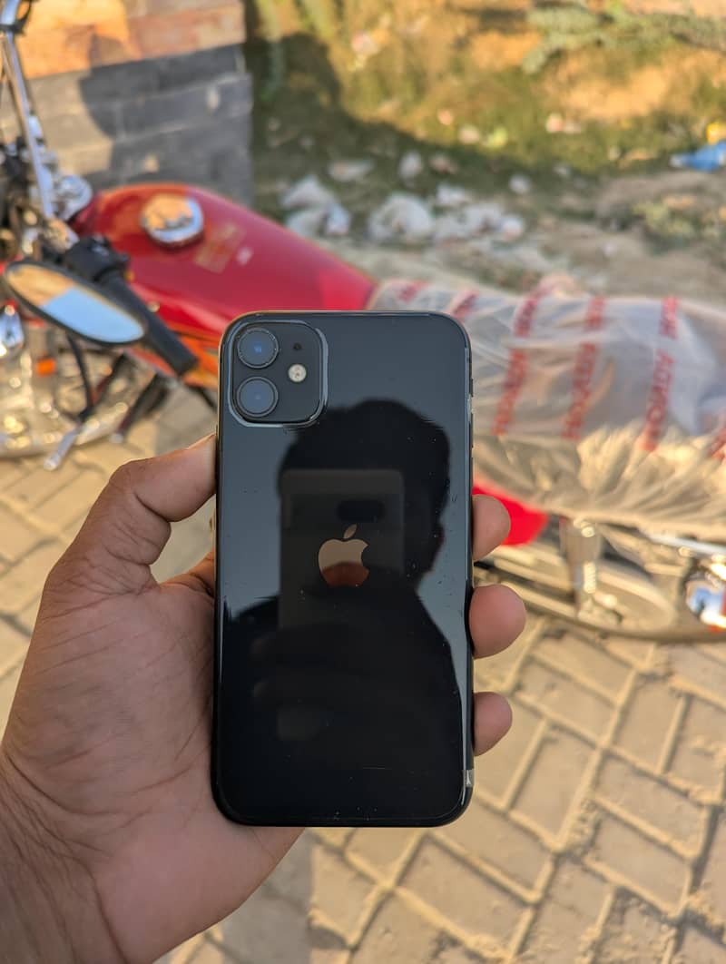 Apple iPhone 11 =======03004701935 0