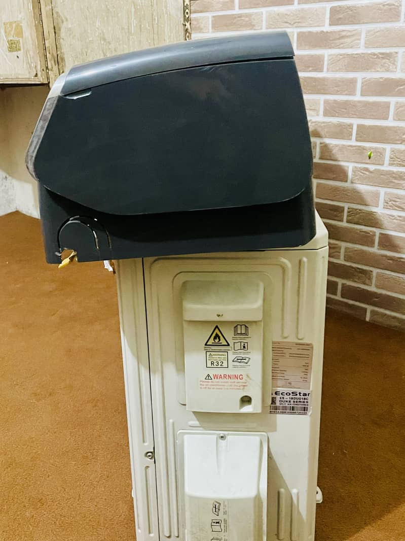 Air conditioner AC 8