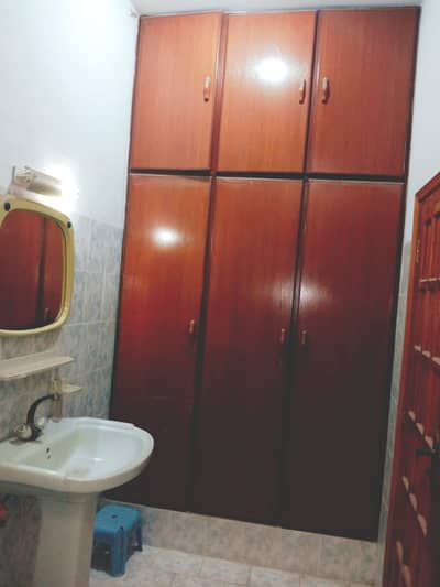 Sale flat Rabiya place 2bed. d. d 2nd floor west open Alladin park k samne