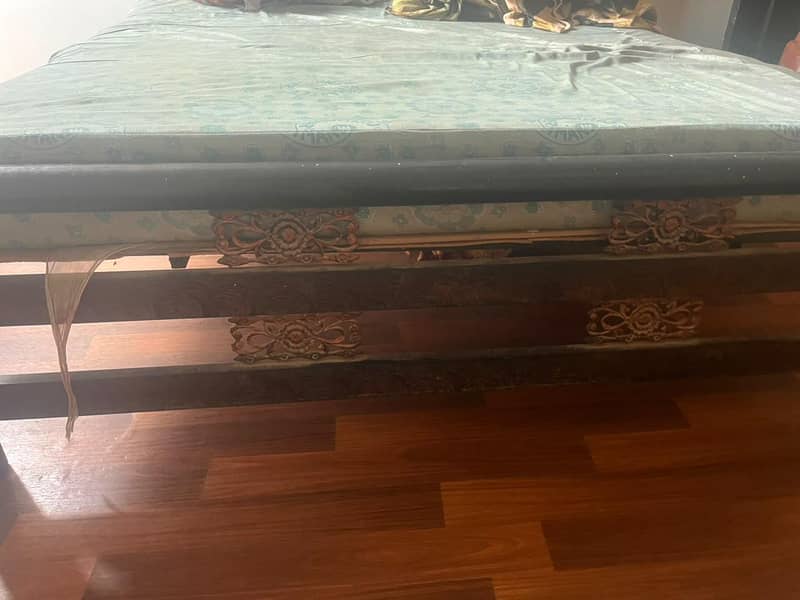 iron bed 1