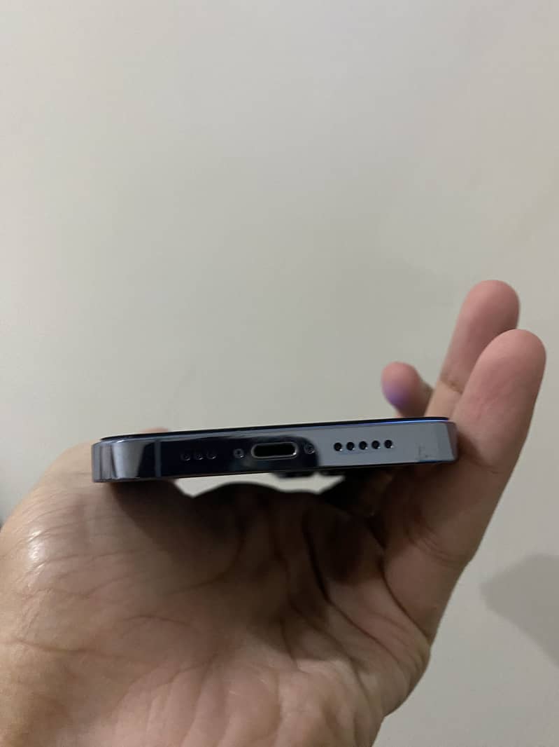 Apple iPhone 13 Pro 4