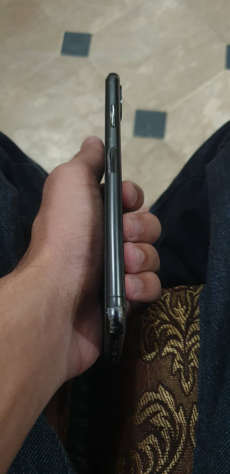 Apple iPhone XS Max 4