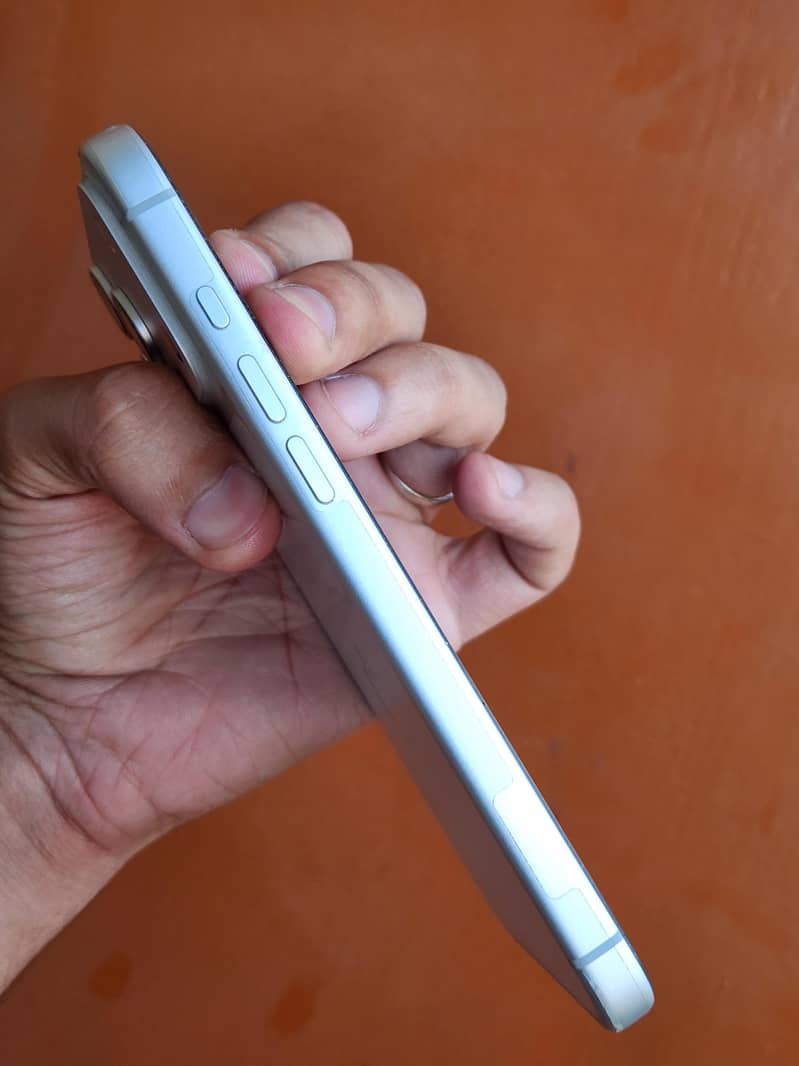 Apple iPhone 17 Pro Max 3