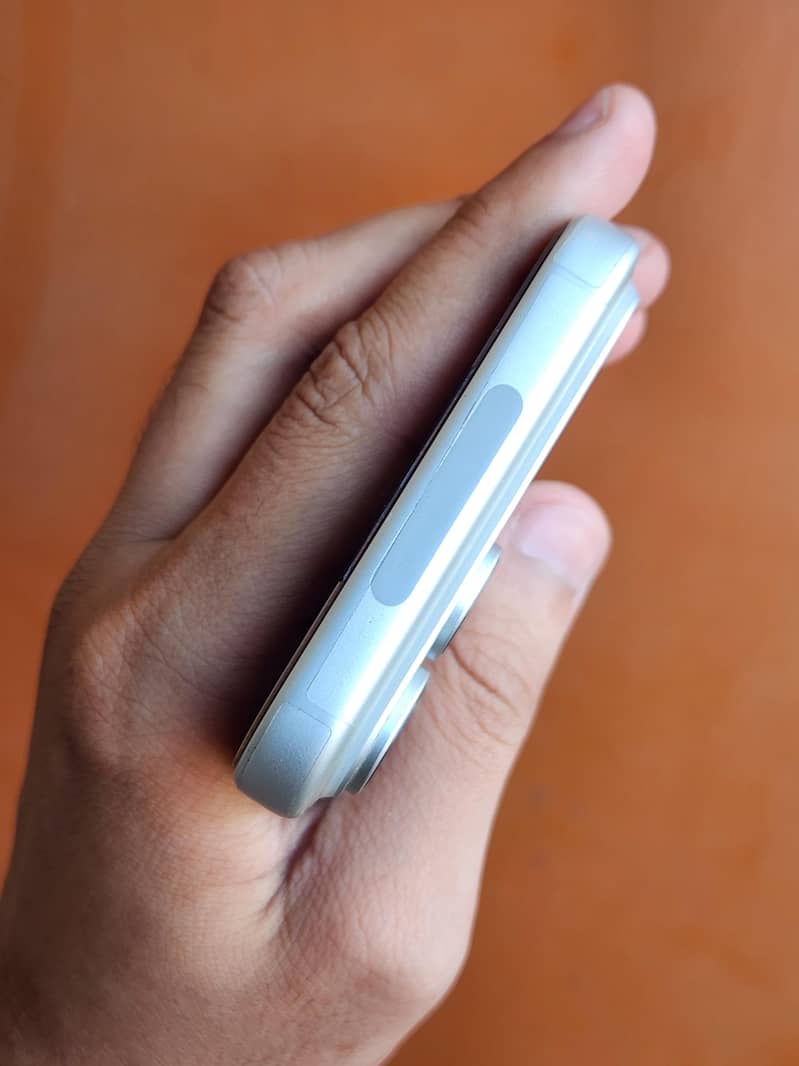 Apple iPhone 17 Pro Max 5