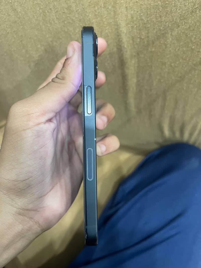 Apple iPhone 13 1