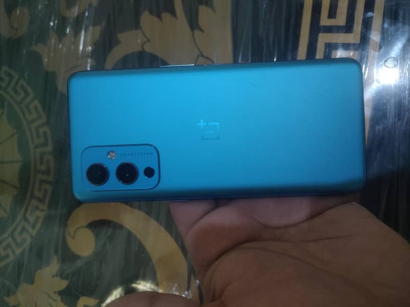 OnePlus 9 4