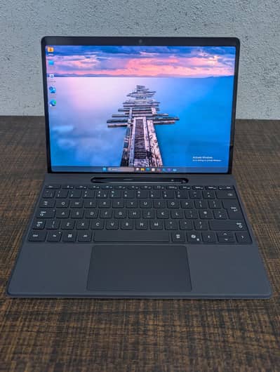 Microsoft Surface Pro 13 16gb Ram DDR5 9530 MT/s Fully Touch Screen.