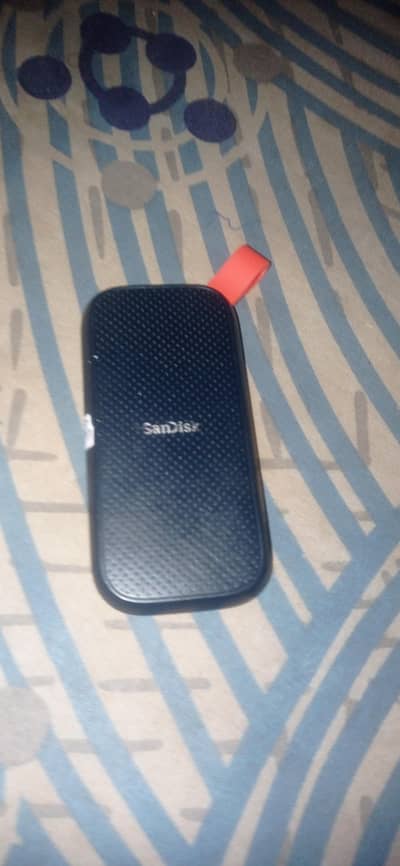 SELLING SANDISK ssd 1tb e30 model