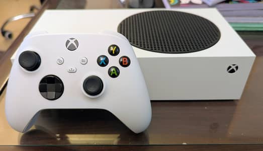 Xbox Series S 10/10 + 4 games (GTA, Far Cry)
