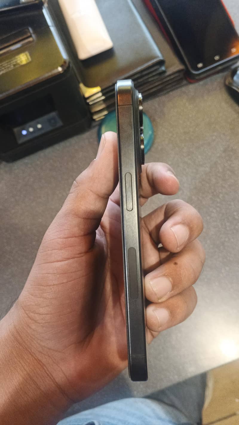 Apple iPhone 15 Pro 1