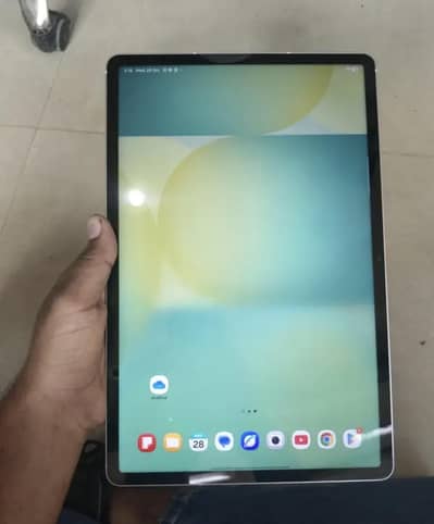 samsung tab S10 fe + 13 inch