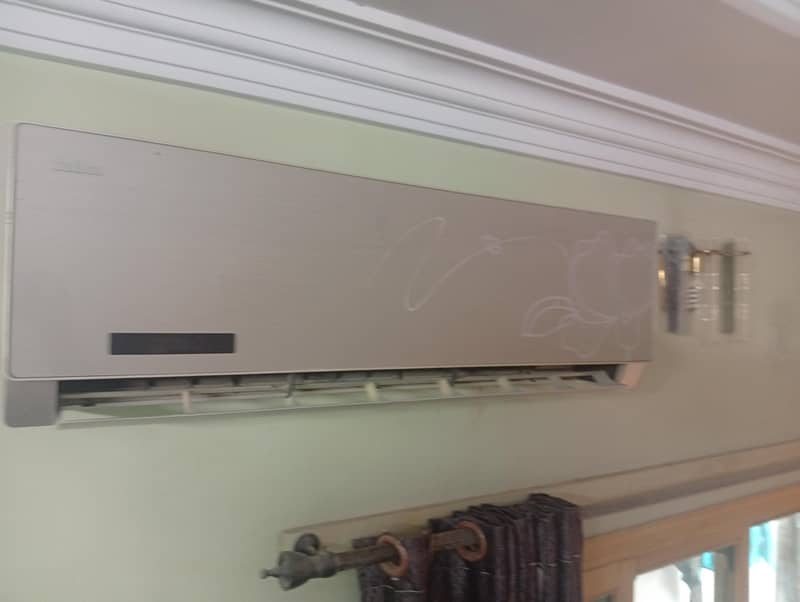 AIR CONDITIONER 0