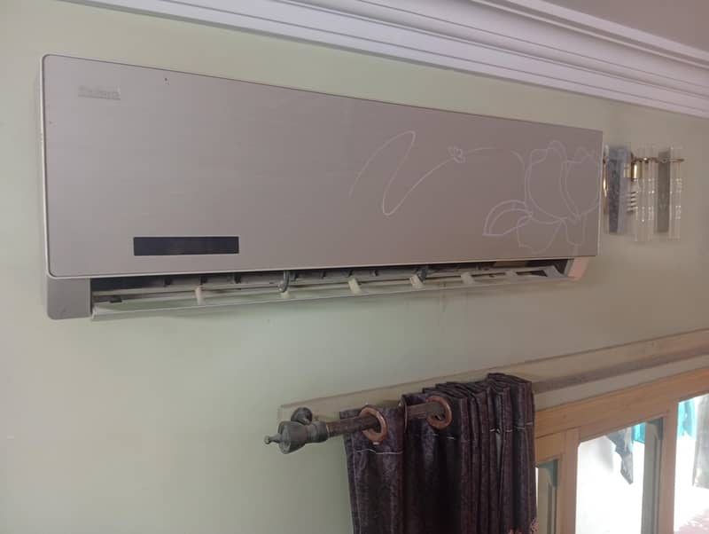 AIR CONDITIONER 1