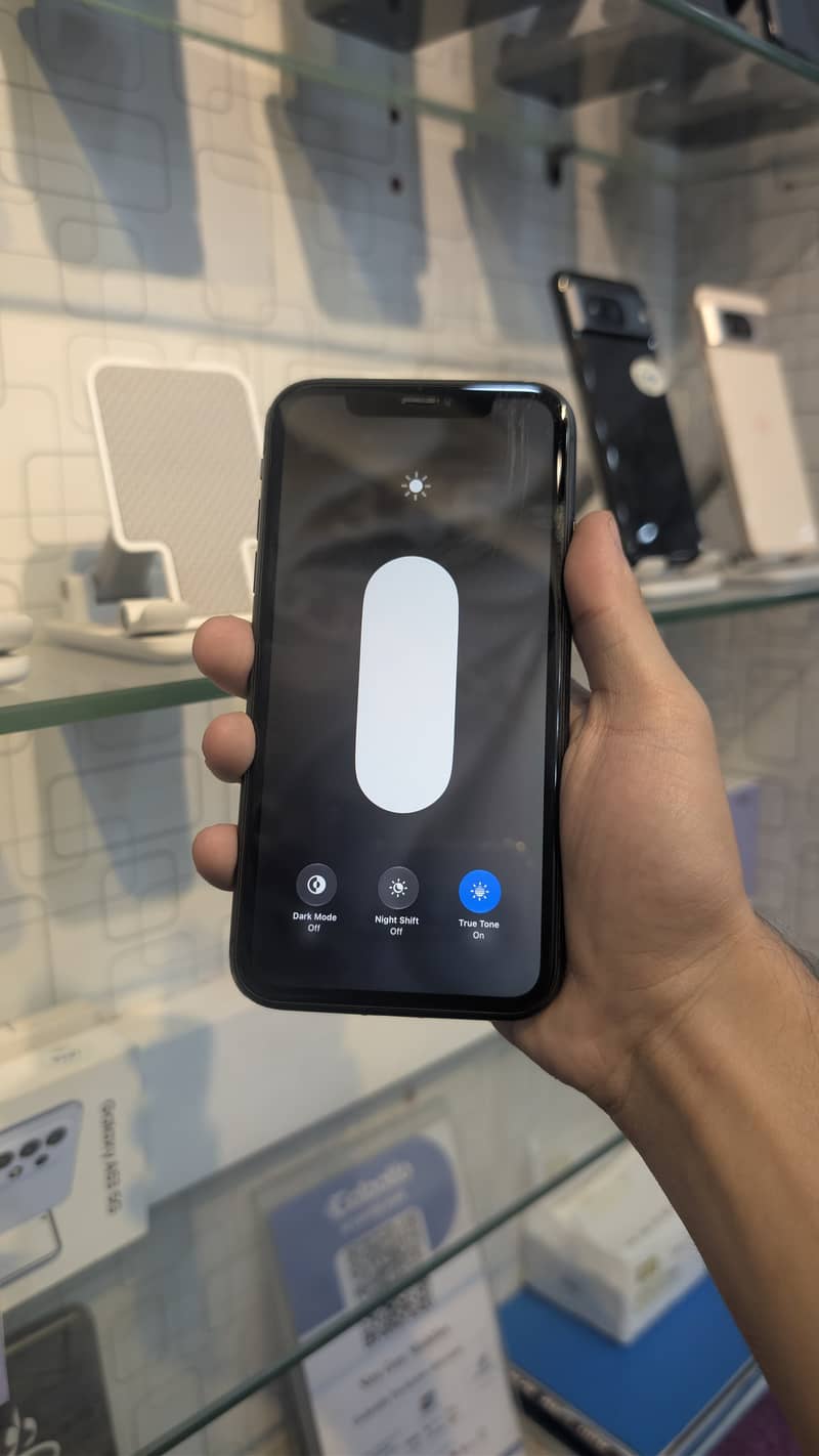 Apple iPhone 11 jv 0