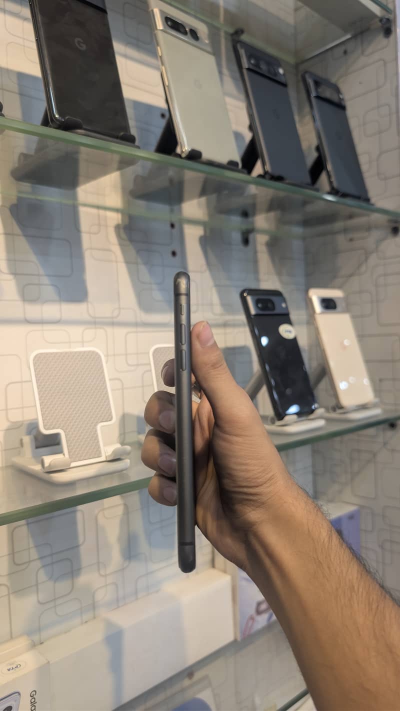 Apple iPhone 11 jv 3