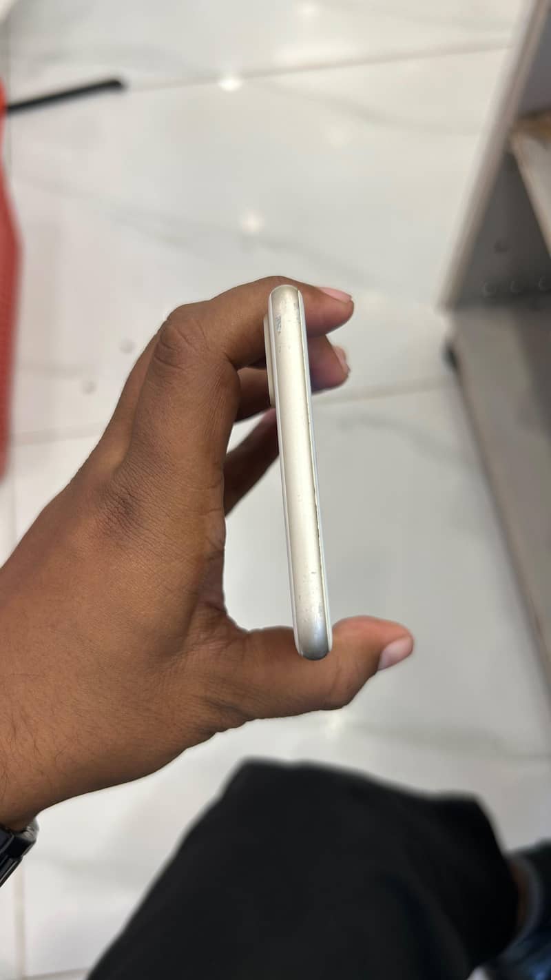 Apple iPhone 7 Plus 1