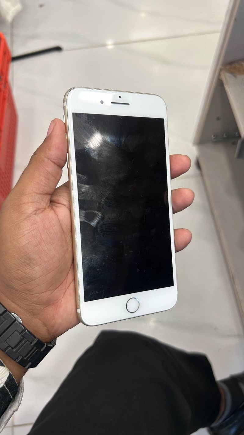 Apple iPhone 7 Plus 5