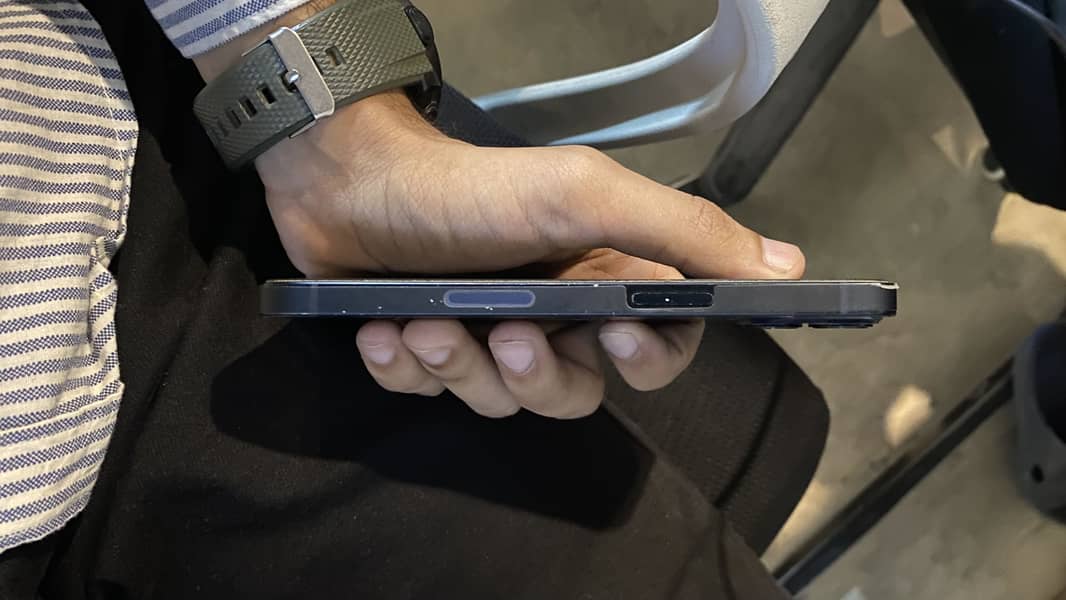 Apple iPhone 13 5