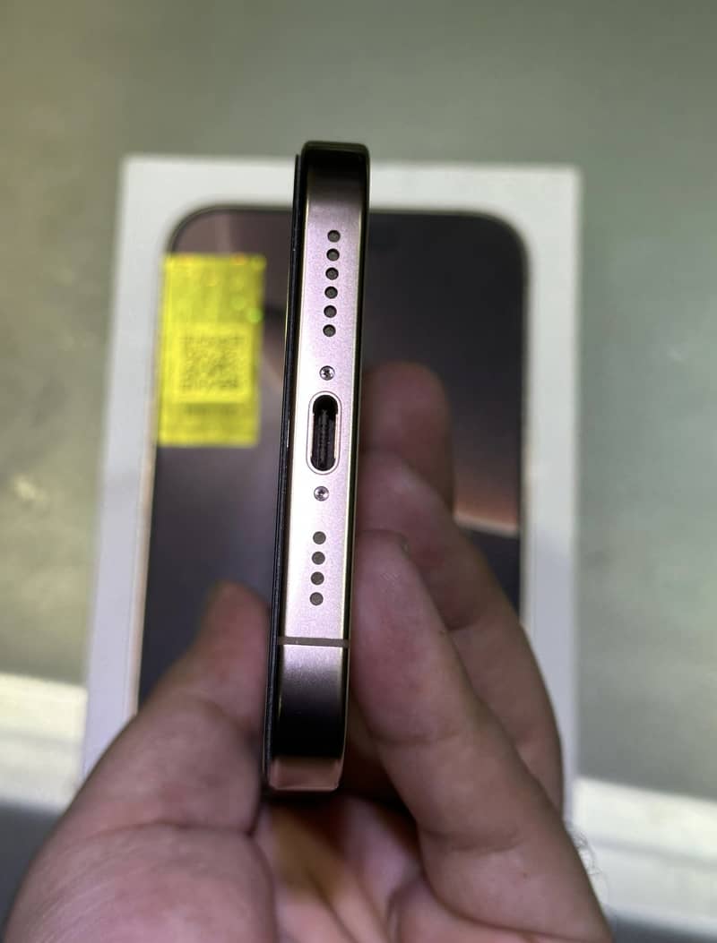 Apple iPhone 16 Pro Max 5